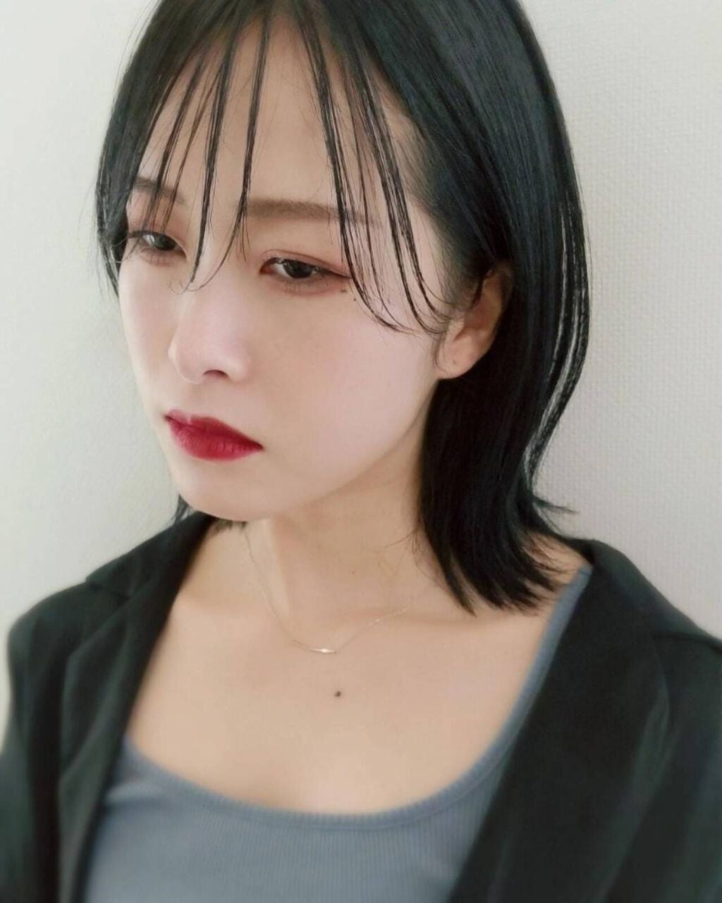 「ヘアカラーの種類の名前を覚えよう!イルミナカラーや市販ヘアカラー剤の色の種類もカタログ付きでご紹介」の画像(#333423)