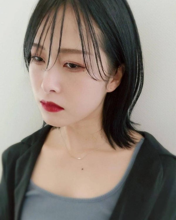 「ヘアカラーの種類の名前を覚えよう!イルミナカラーや市販ヘアカラー剤の色の種類もカタログ付きでご紹介」の画像(#333423)