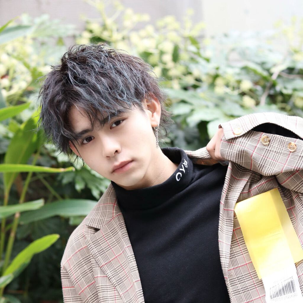 「【韓国アイドル風メンズメイク】初心者・一重でもナチュラルに仕上がるやり方!おすすめ韓国ブランドコスメ9選も」の画像(#335993)