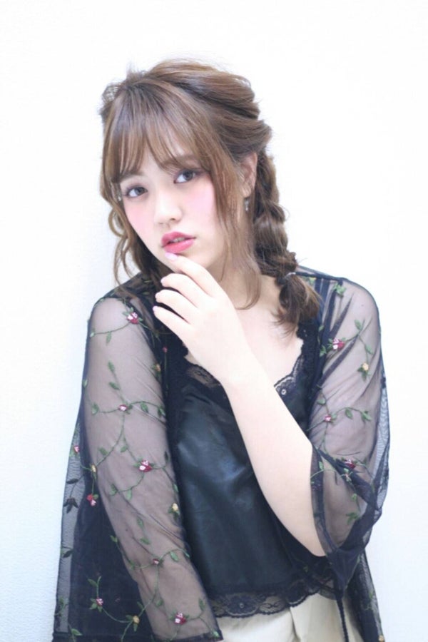 「流行りの韓国ヘアアレンジ特集!ポニーテール・おだんご・ハーフアップ・三つ編みなど」の画像(#336172)