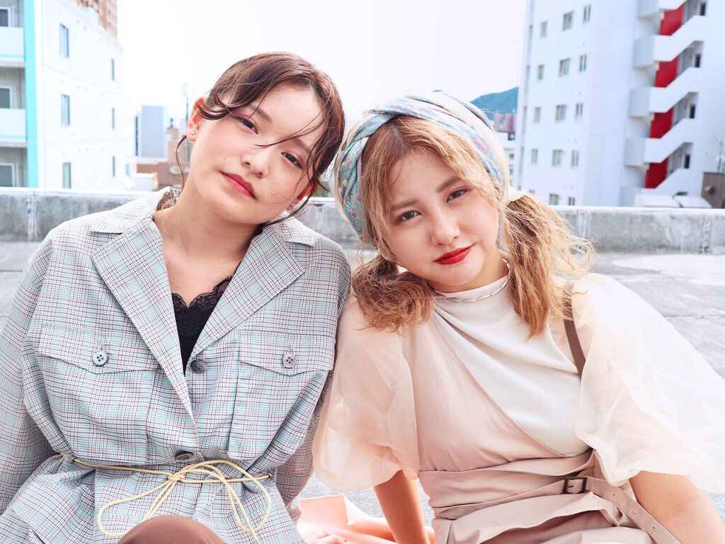 流行りの韓国ヘアアレンジ特集 ポニーテール おだんご ハーフアップ 三つ編みなど Lips