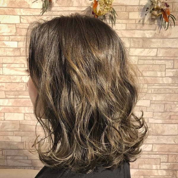 「波ウェーブの上手な巻き方とは?コテ・ストレートアイロン・パーマで作るふんわりボブ&ロング」の画像(#336456)