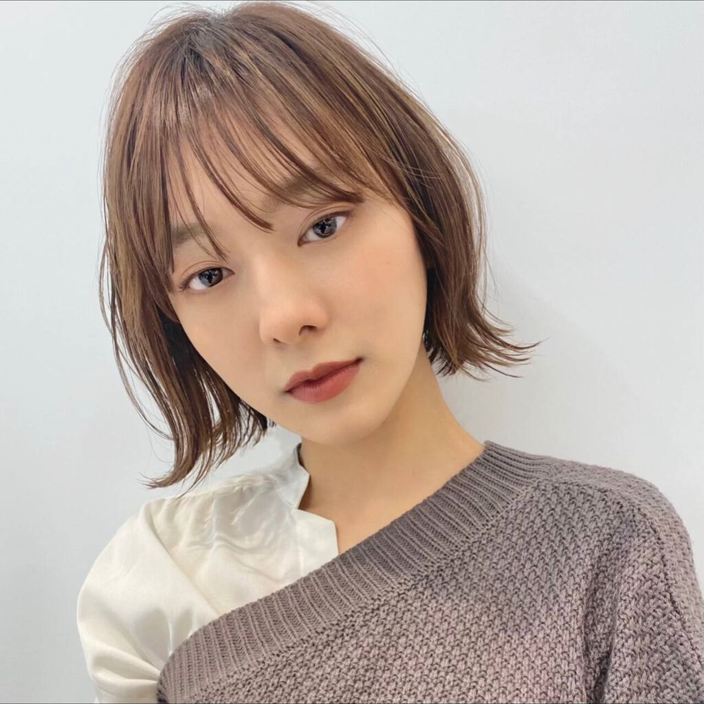 ゆるふわショートボブの巻き方 コテやストレートアイロンで作る外ハネ 内巻き 初心者でも簡単アレンジ5選 Lips