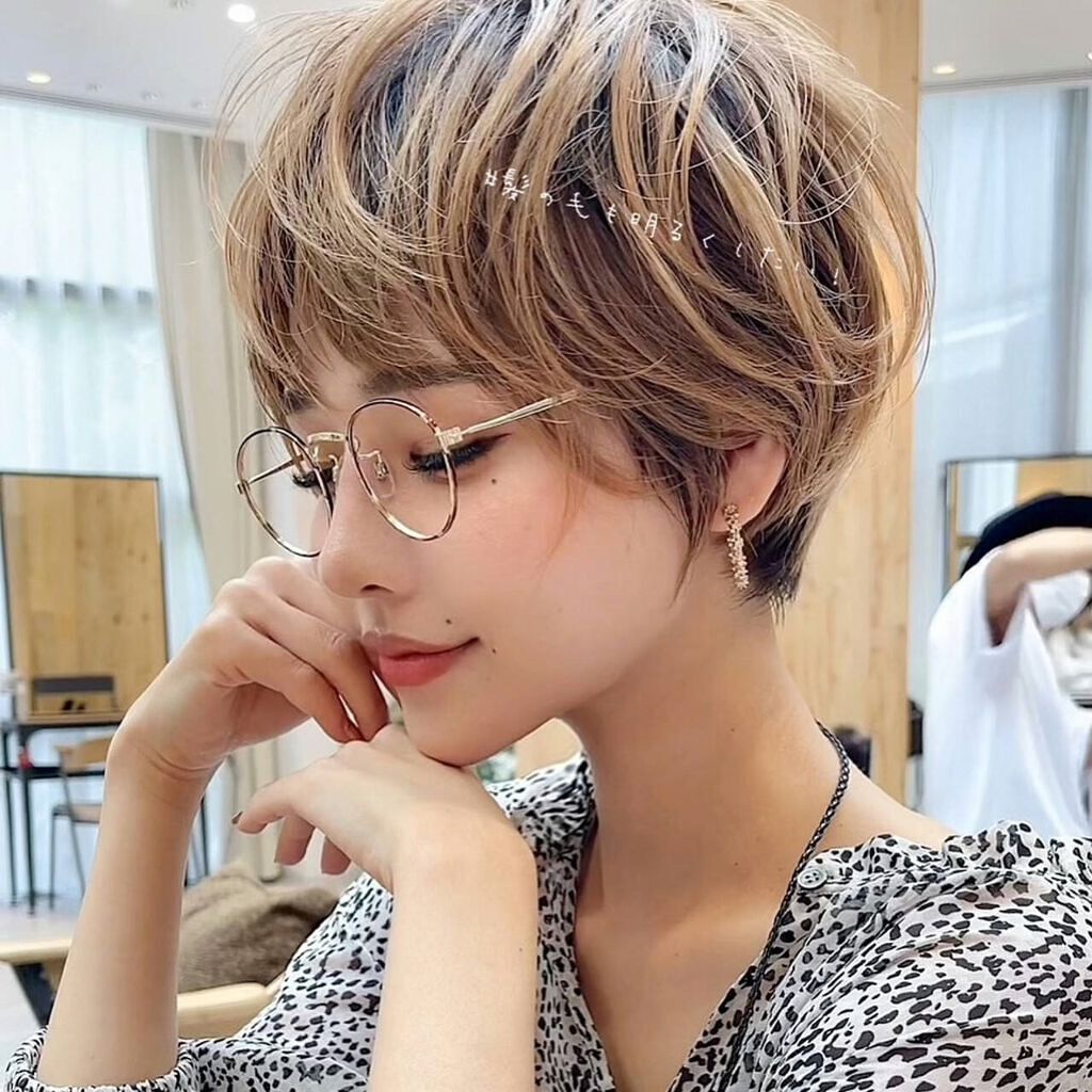 「【ゆるふわショートボブの巻き方】コテやストレートアイロンで作る外ハネ・内巻き≪初心者でも簡単アレンジ5選≫」の画像(#337862)