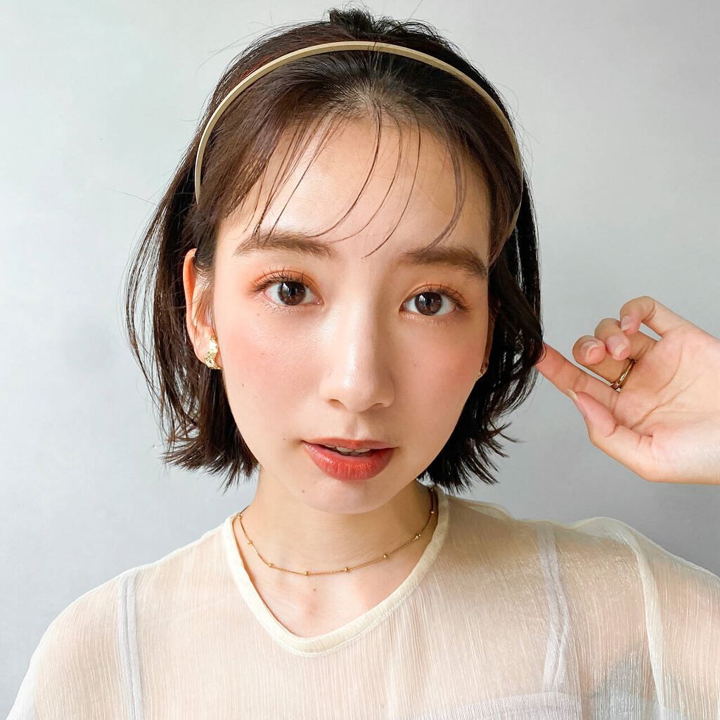 「【ゆるふわショートボブの巻き方】コテやストレートアイロンで作る外ハネ・内巻き≪初心者でも簡単アレンジ5選≫」の画像(#338696)