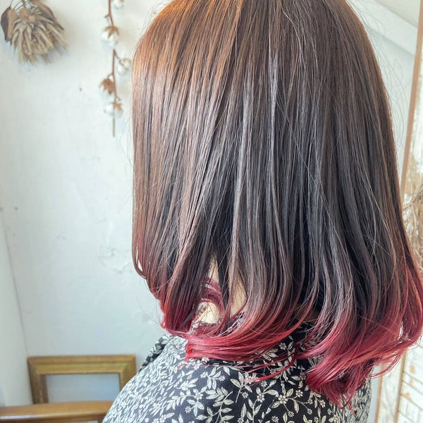 「黒髪ベースのグラデーションカラー×ミディアムヘアが可愛い!ロングやボブについても紹介」の画像(#342311)