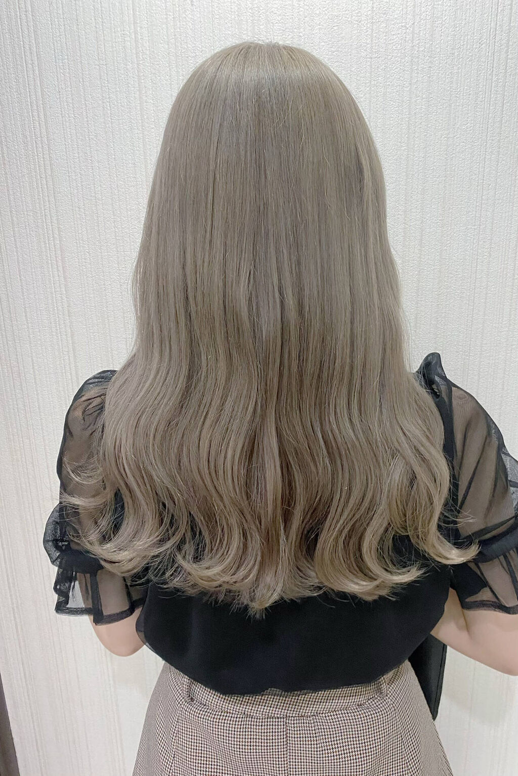 「髪の毛を染めるときの色の参考に！メンズ受けの良いかわいいヘアカラーカタログ」の画像（#342359）