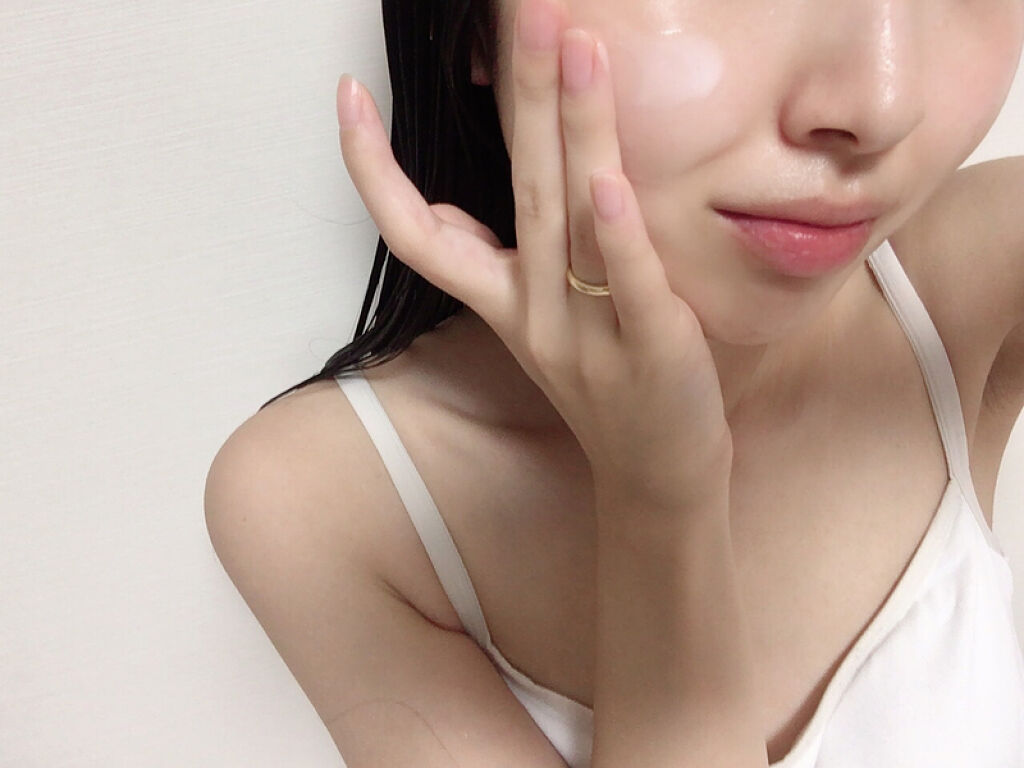 目立つ毛穴を乳液でケア!|黒ずみ対策・引き締めにおすすめプチプラ&デパコス10選の画像
