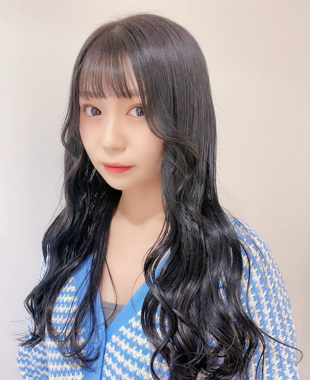 「麗しいIUメイクのやり方解説!アイシャドウやアイライナーなどおすすめコスメも紹介」の画像(#354486)