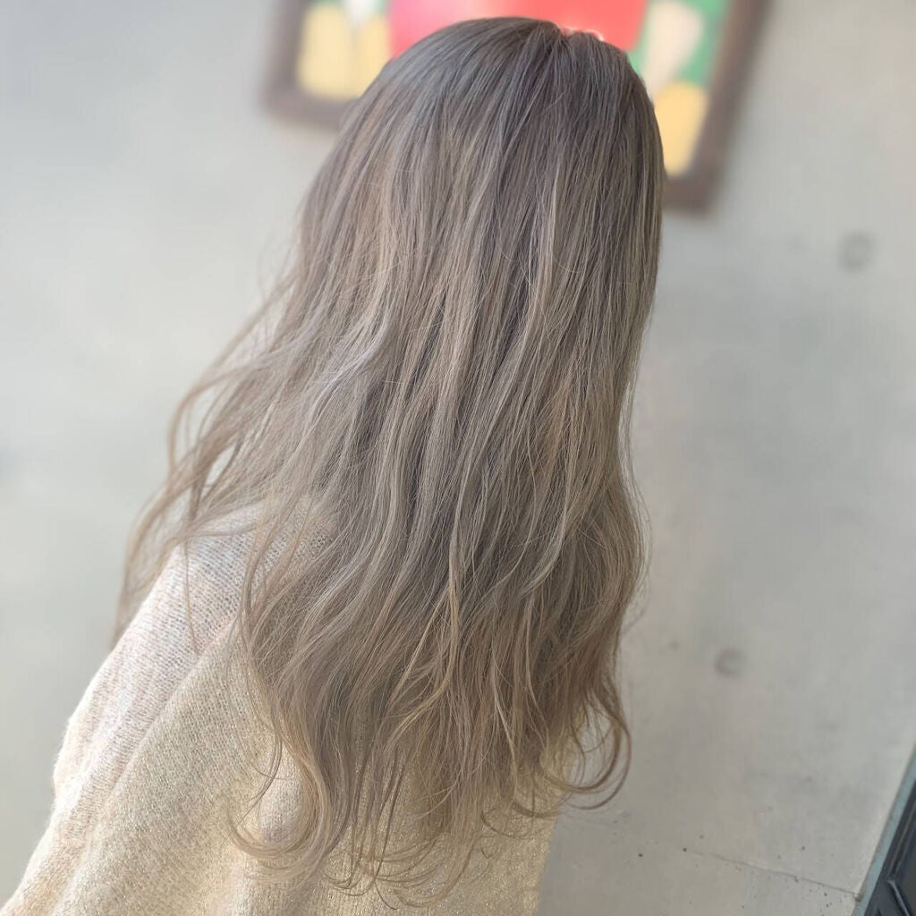 「ハイトーンの髪色にしたとき眉毛はどうする?おすすめアイブロウコスメを色別に紹介」の画像(#358552)