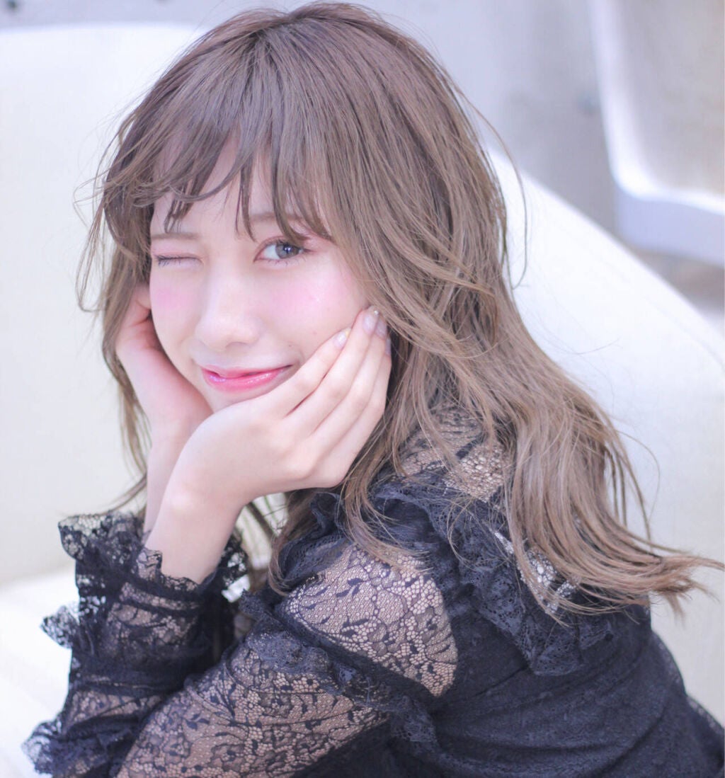 「ハイトーンの髪色にしたとき眉毛はどうする?おすすめアイブロウコスメを色別に紹介」の画像(#358810)