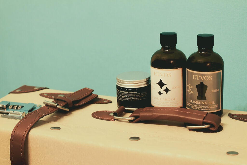 旅行用化粧品おすすめ12選!ポーチの中身を減らすコツや小分け方法も紹介の画像