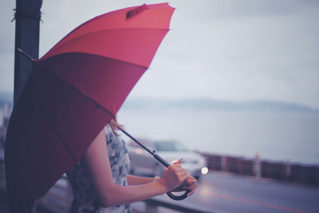 雨の日におすすめの日焼け止め10選！室内で過ごす日や冬にもぴったりの画像