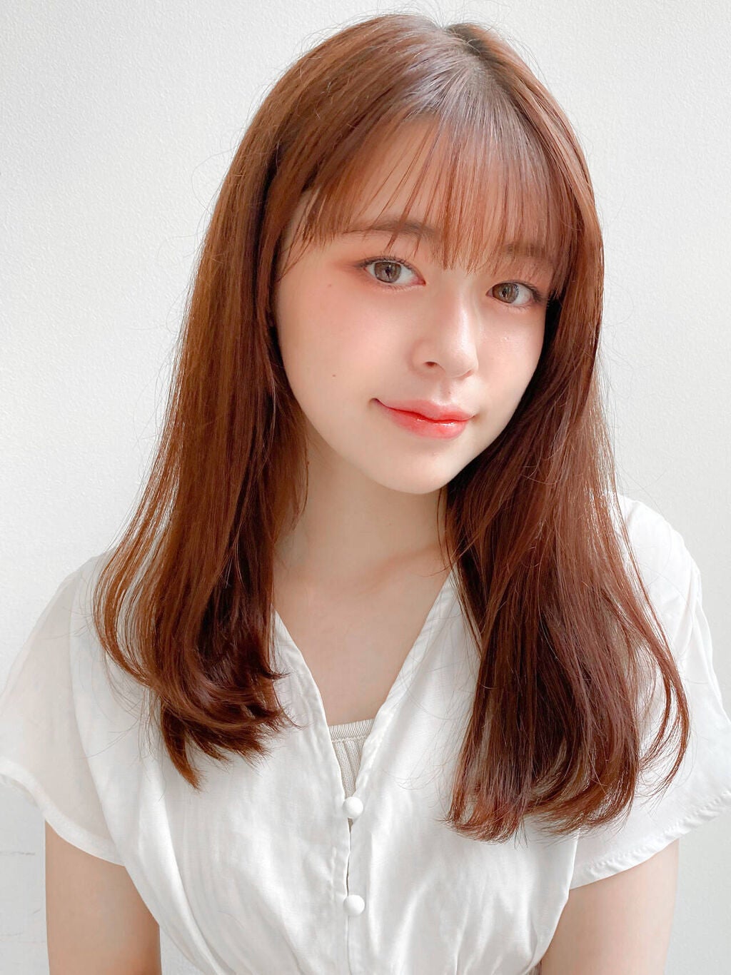 「【猫顔女性の特徴&メイク方法】女優や韓国アイドル風のかわいい猫顔をゲットしよう♡」の画像(#369628)