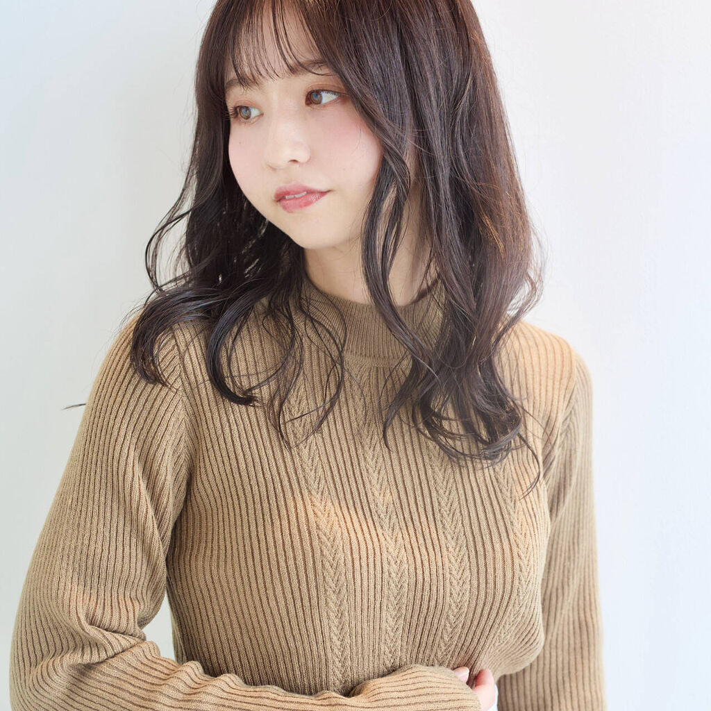 「深田恭子さん風メイクのやり方紹介!アイラインや眉毛のポイントなども解説」の画像(#370577)