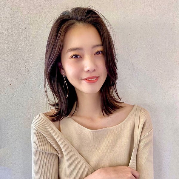 「【大人っぽい顔になるには?】メイク方法・前髪のありなしで理想に近づく!男女共通の3つの特徴も解説」の画像(#372683)