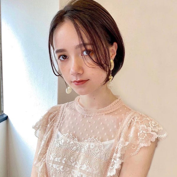 「【大人っぽい顔になるには?】メイク方法・前髪のありなしで理想に近づく!男女共通の3つの特徴も解説」の画像(#372684)