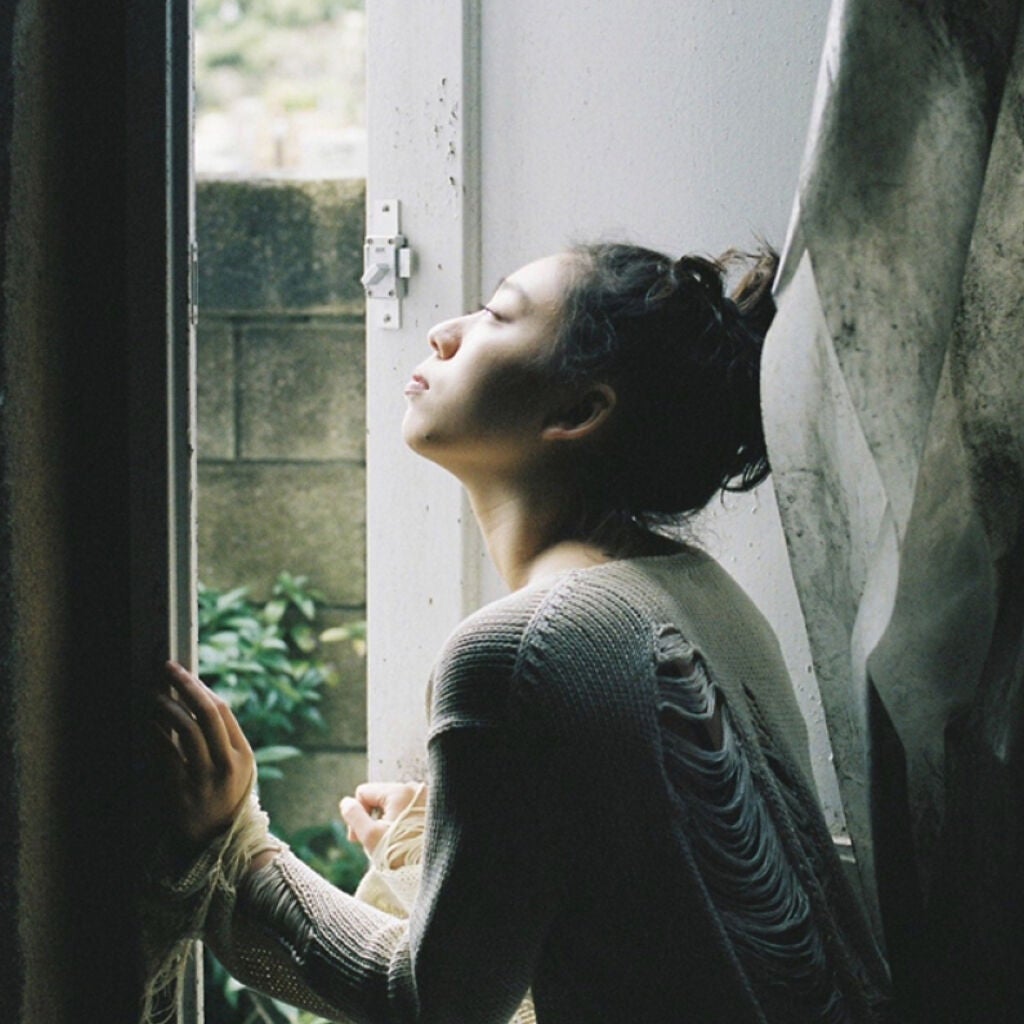 【梅雨のお悩みに】湿気による、メイク・髪のトラブルにオサラバしましょ!の画像