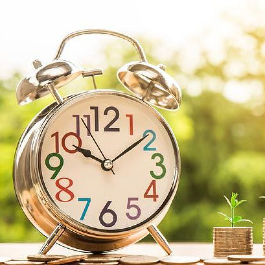 化粧したまま寝るとお肌はどうなる?メイクを落とさず寝た後のスキンケア方法や、そのまま寝ても大丈夫なコスメをご紹介!の画像