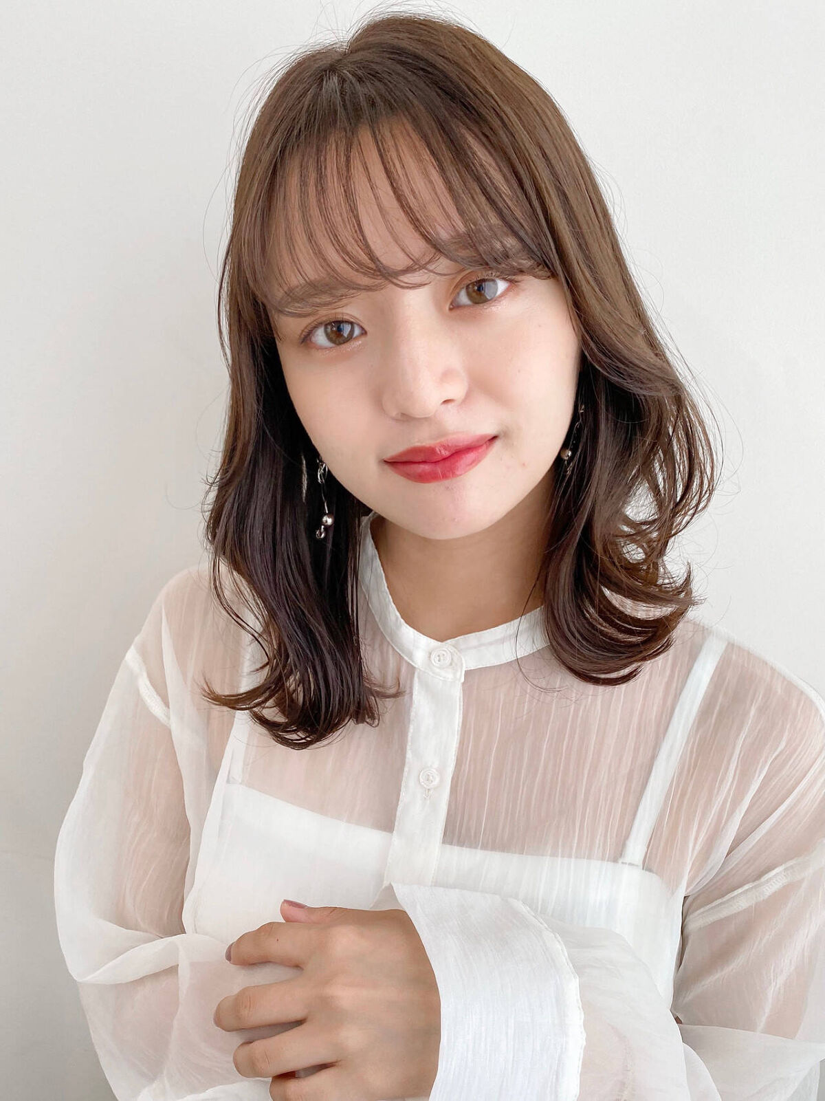 「飯豊まりえさん風メイク方法解説!おすすめコスメも紹介」の画像(#380258)
