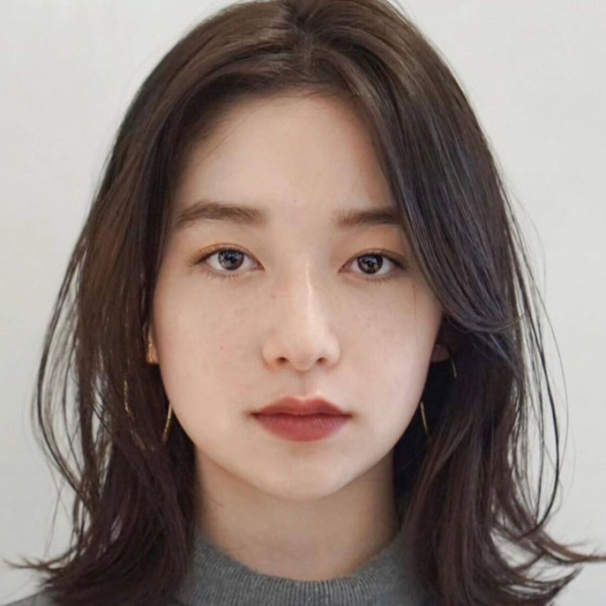 「【女優メイク】日本・韓国・中国のやり方を比較≪アイシャドウ・アイライン・ファンデーションのポイント4つ≫」の画像（#381988）