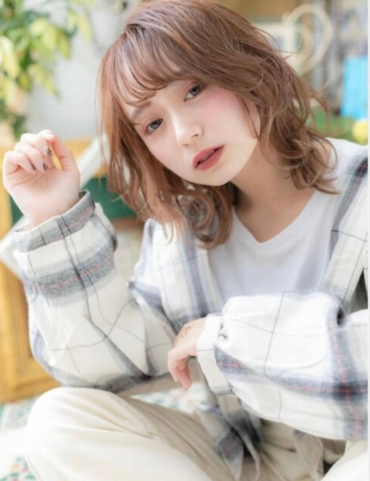 「チークが似合わないのはなぜ?顔型・ブルべ・イエベ別に似合う入れ方や色を紹介」の画像(#407616)