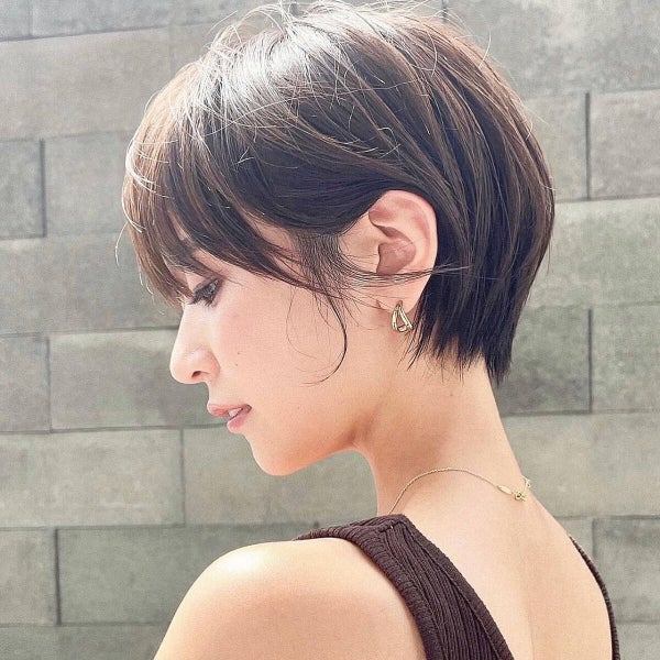 「油っぽい頭皮は抜け毛の原因に!頭皮の脂を抑える方法や人気の男女別頭皮ケアシャンプーをご紹介」の画像(#408687)