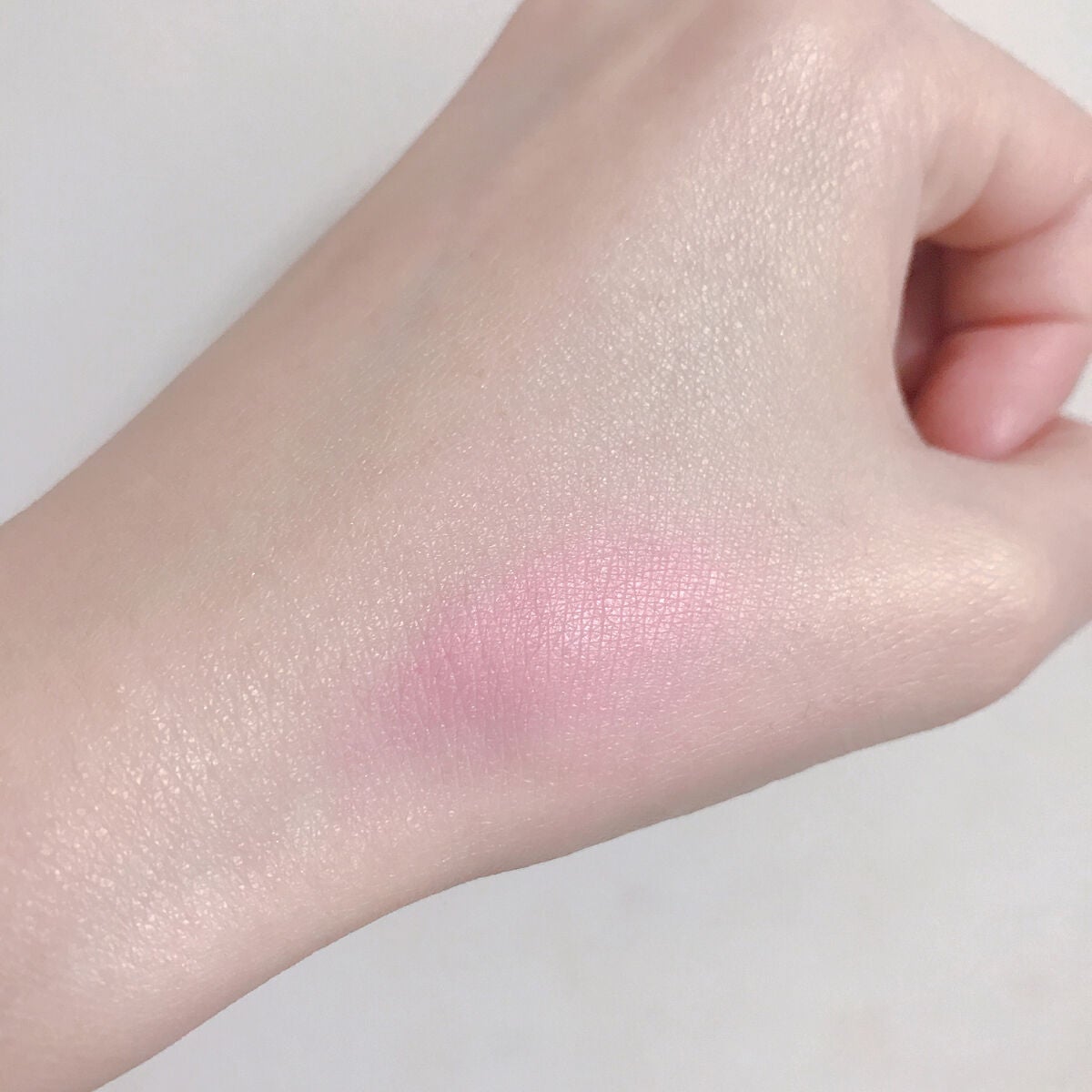 【チークを塗りすぎたときの対処法】お直しのコツや失敗しにくい塗り方も解説◎の画像