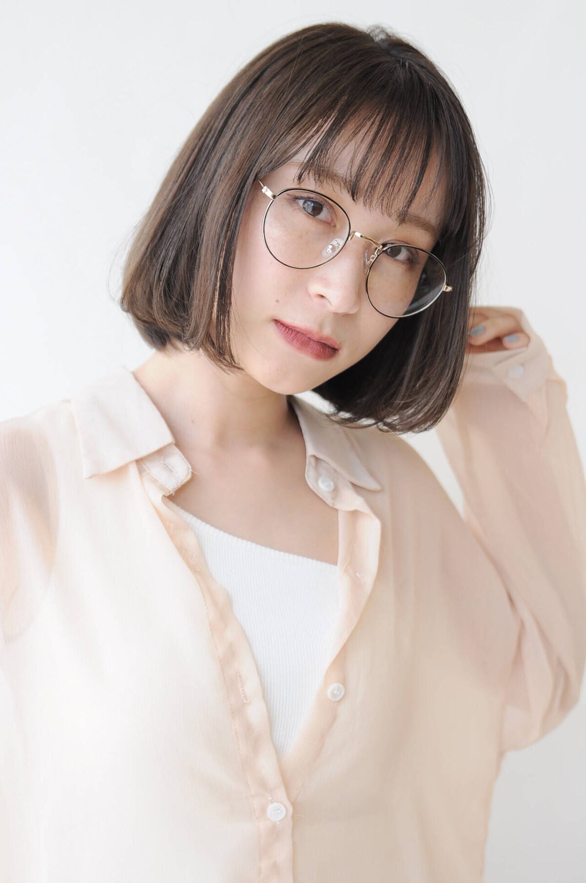 眼鏡をかけた女性