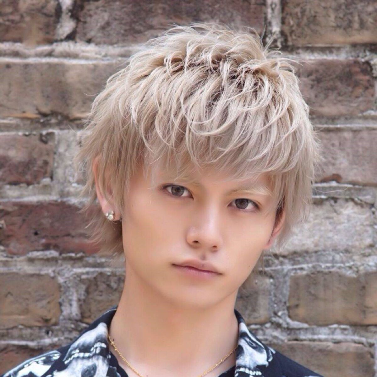 「ブルベ夏&ブルベ冬に似合う髪色を紹介!暗めブリーチなし~明るめハイトーンまで」の画像(#752323)