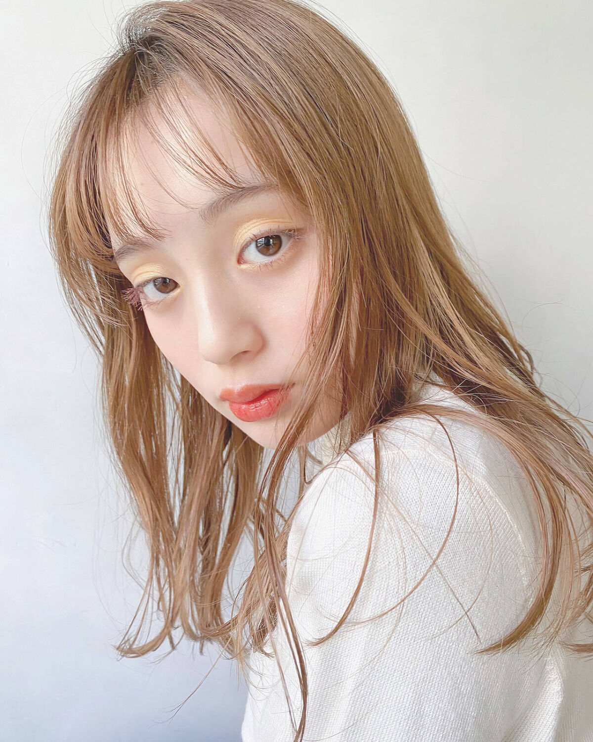 「イエベ春・秋に似合うメイクを徹底解説！色見本付きでわかる垢抜けメイクの方法とコスメ♡」の画像（#464216）