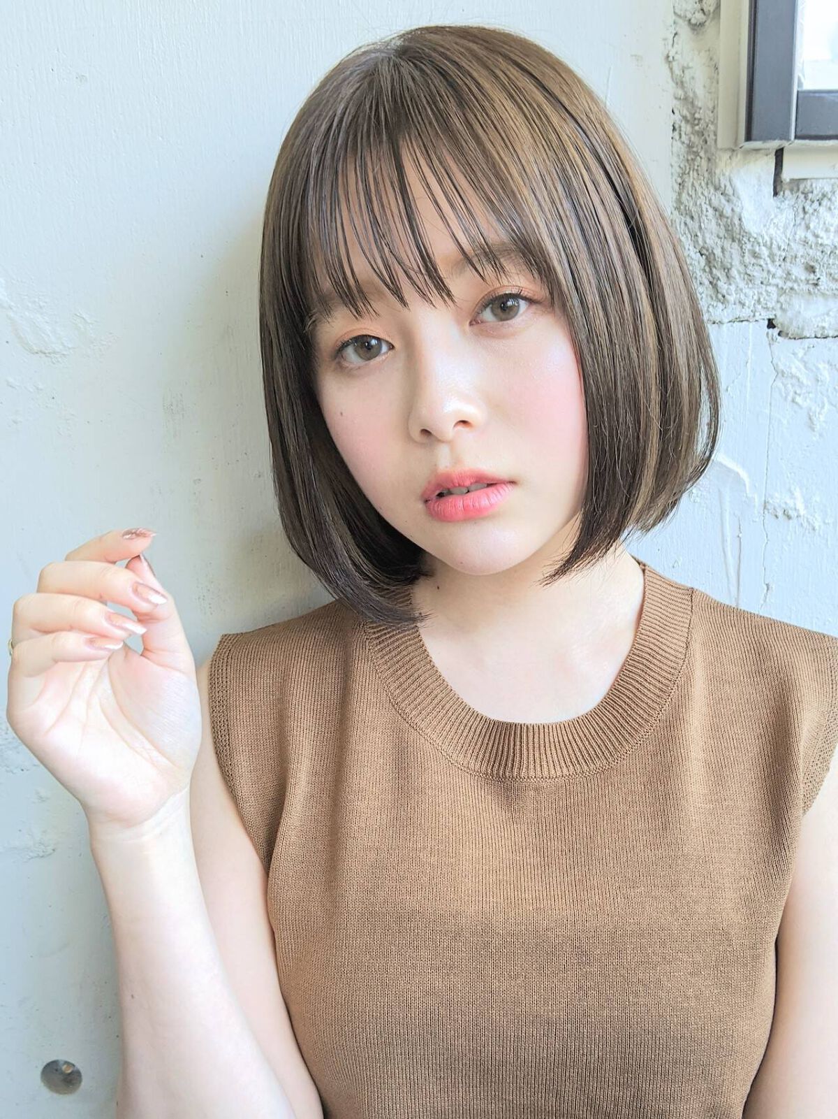 「【ストレートアイロンの巻き方5選】ウェーブ巻き・韓国風ヘアも簡単!コテ不要できれいに巻けるコツを解説」の画像(#468825)