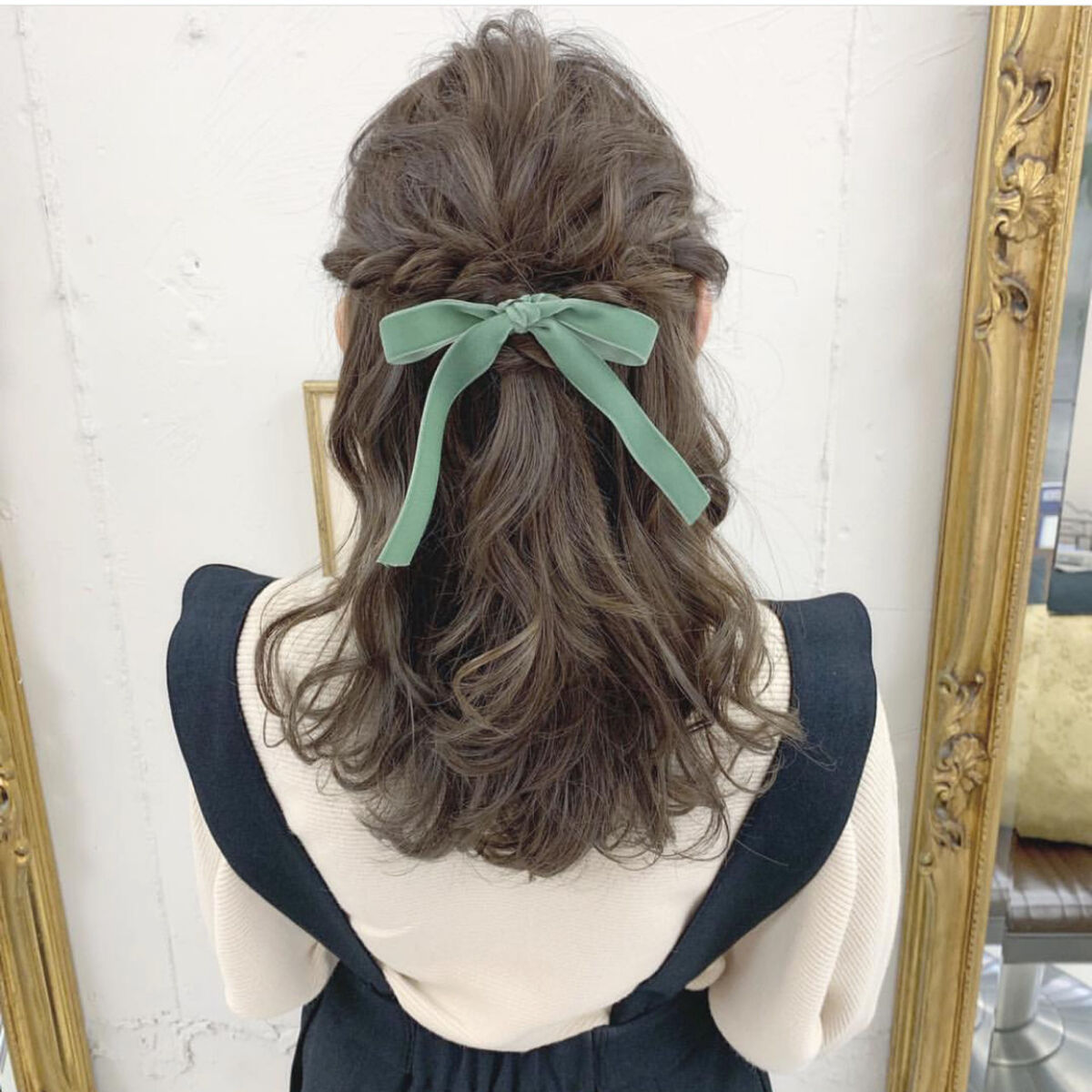 「【ストレートアイロンの巻き方5選】ウェーブ巻き・韓国風ヘアも簡単!コテ不要できれいに巻けるコツを解説」の画像(#468830)