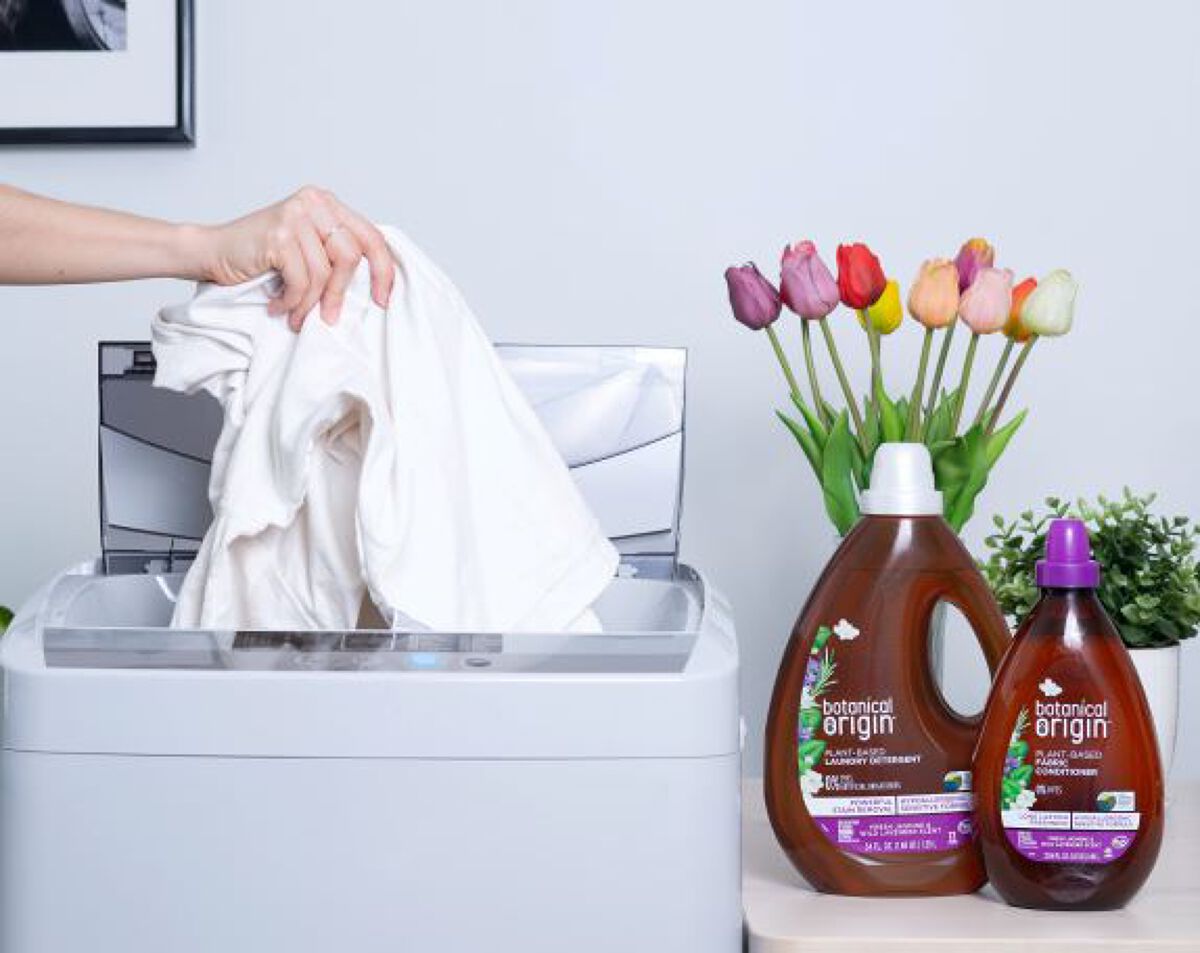 部屋干し向けの洗濯洗剤おすすめランキングTOP17【ジェル・粉状・ジェルボール】柔軟剤との組み合わせもの画像