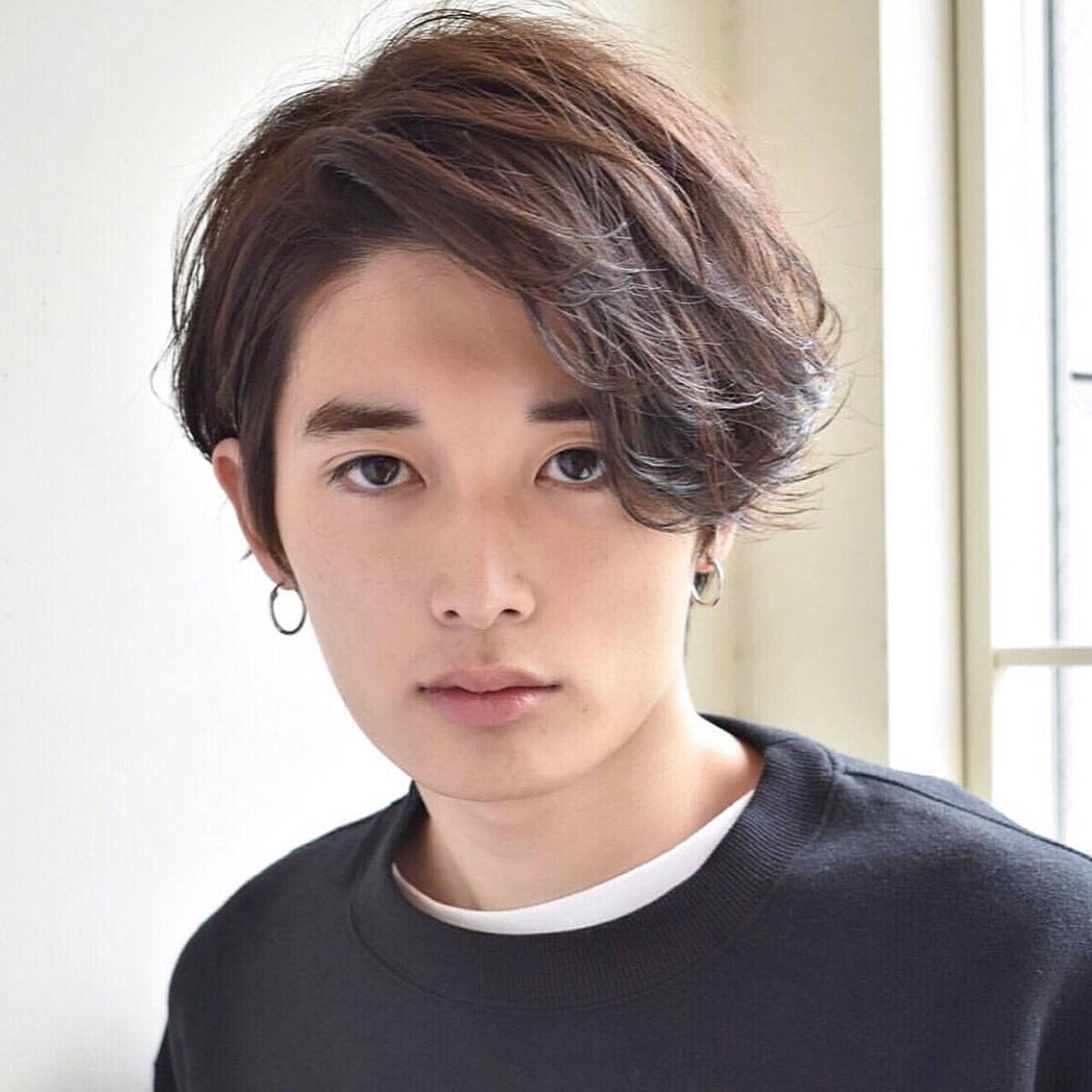 「メンズにおすすめのヘアオイル20選！選び方＆使い方からくせ毛＆メンズパーマのスタイリング方法もお届け」の画像（#557644）