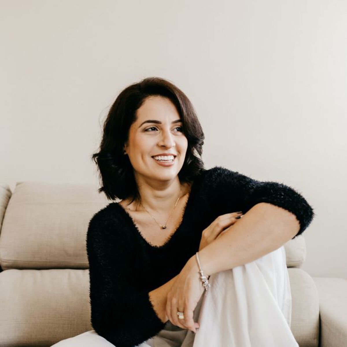 うねり髪のヘアケアを徹底解説!髪のパサつき&広がり対策も【市販】おすすめシャンプー・ヘアオイルを紹介の画像