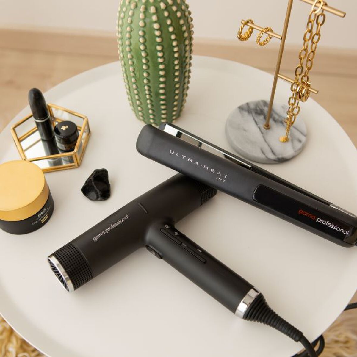 うねり髪のヘアケアを徹底解説!髪のパサつき&広がり対策も【市販】おすすめシャンプー・ヘアオイルを紹介の画像