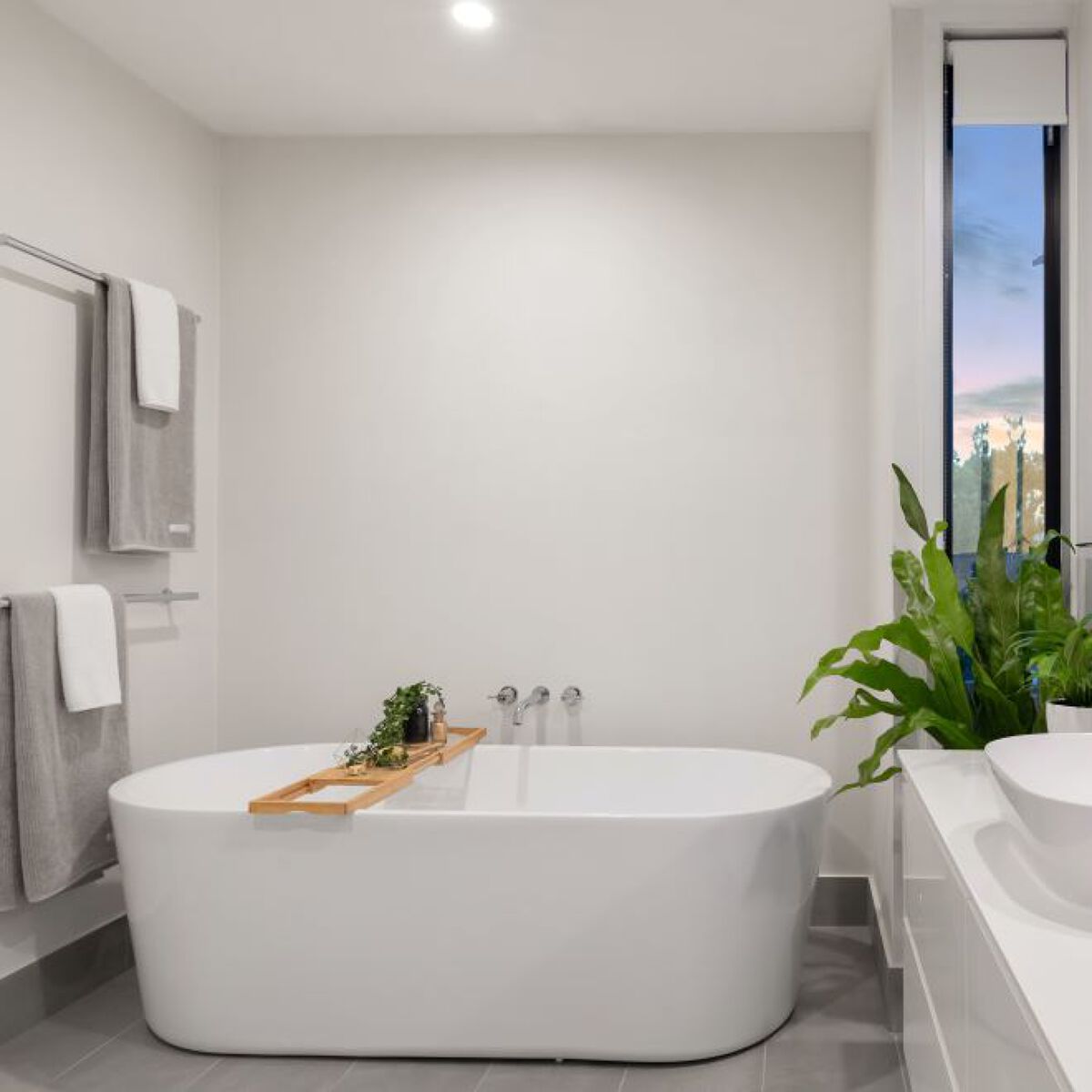 メンズの頭皮ケアにおすすめアイテム16選。シャンプー・トリートメント・トニックの選び方やスカルプケアのやり方も解説の画像