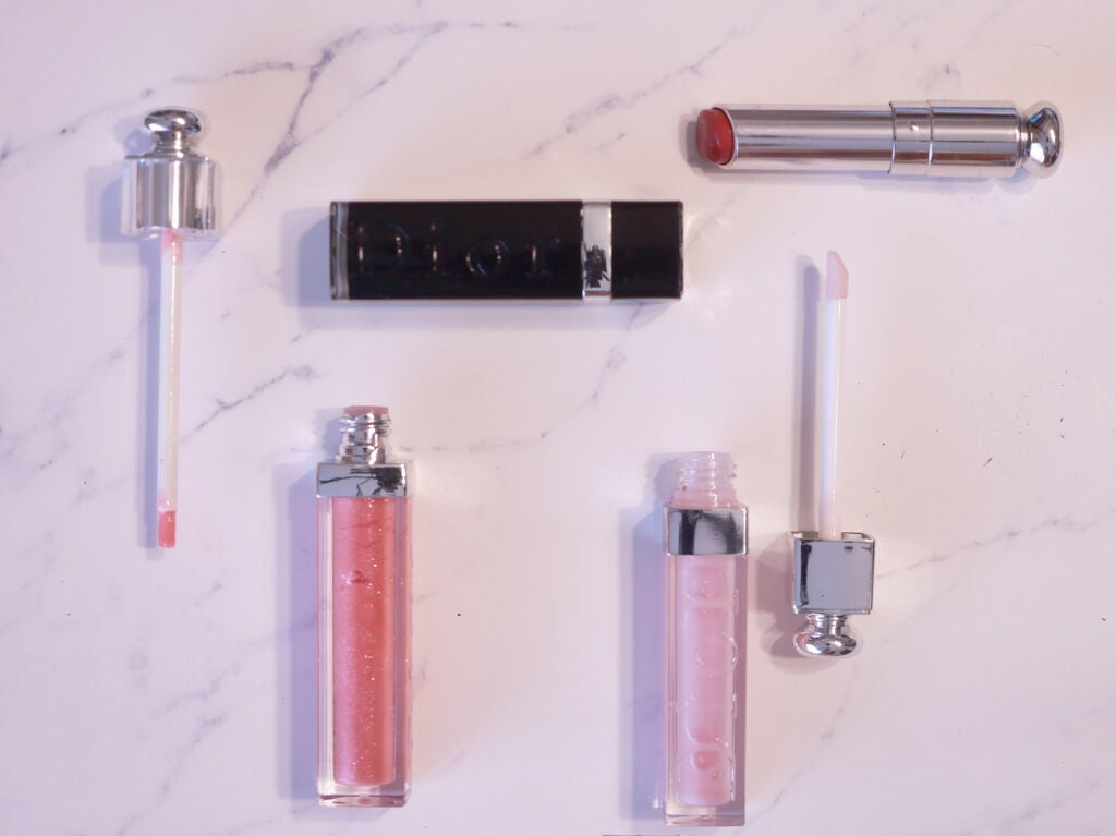 いつもの口紅に重ねて色み長持ち♡おすすめリップコート5選の画像