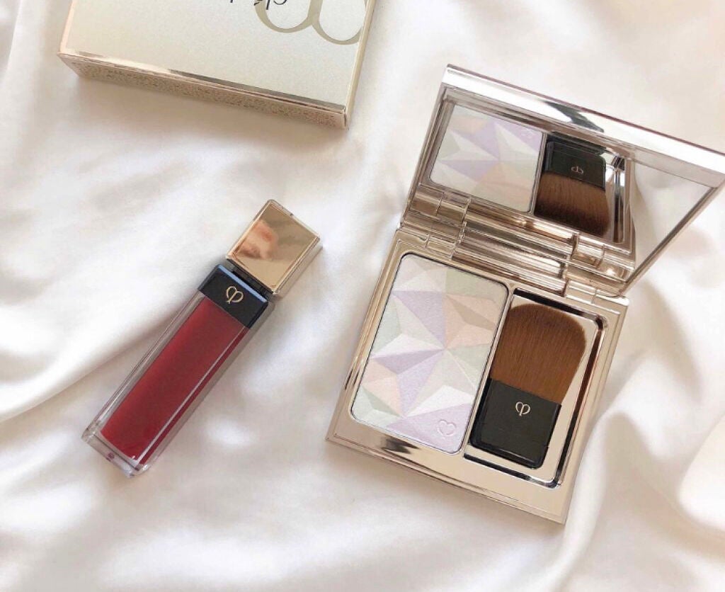 「ひと塗りで簡単!ツヤツヤ肌になりたいならパウダーハイライトがおすすめ♡」の画像(#58999)