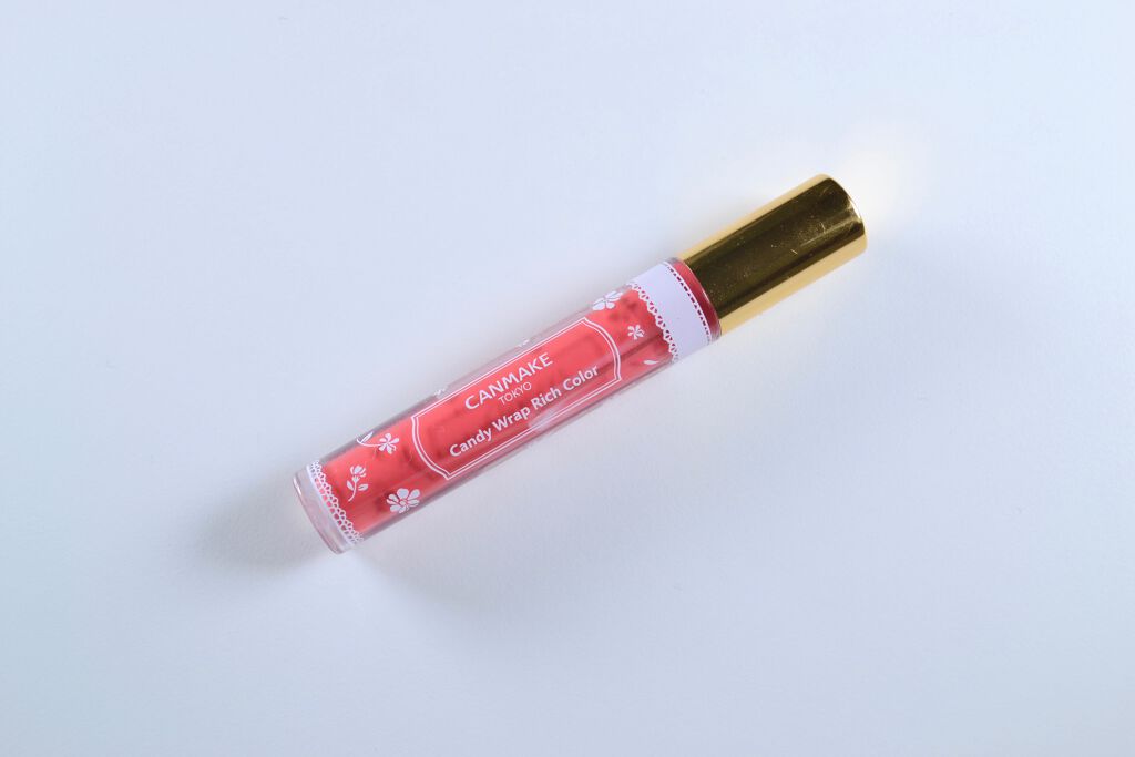 ひと目でCANMAKEとわかる定番のこの形