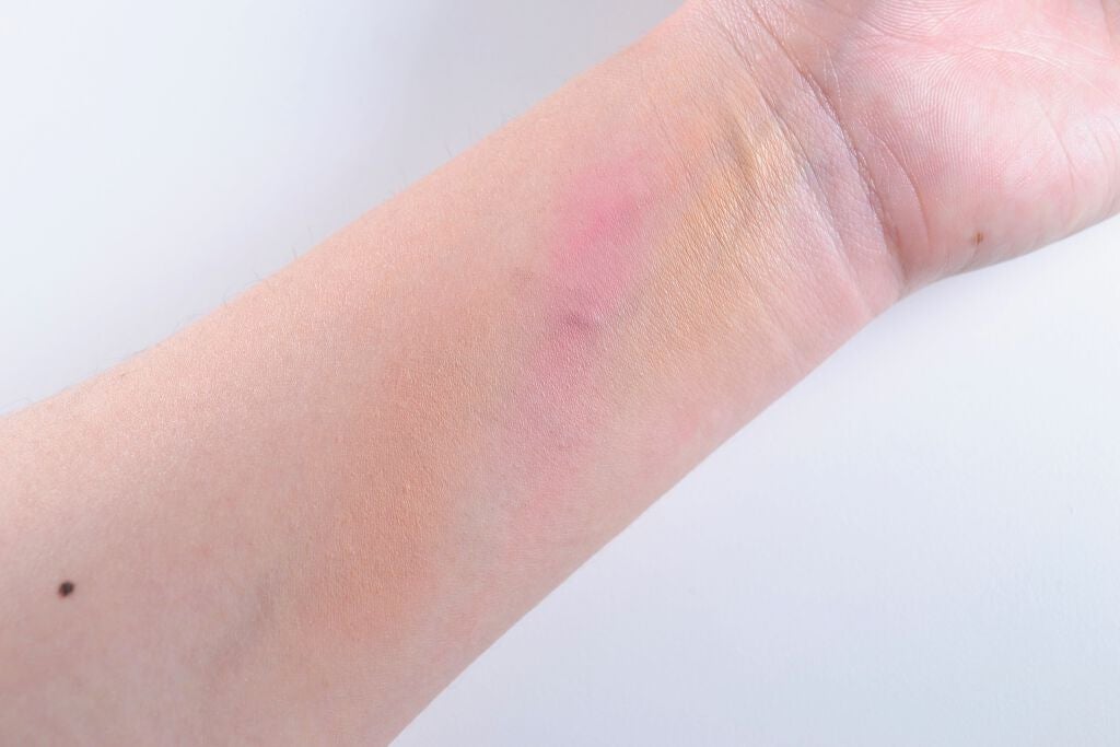 右上からイエロー単色、プラム単色、イエロー+プラムの順です