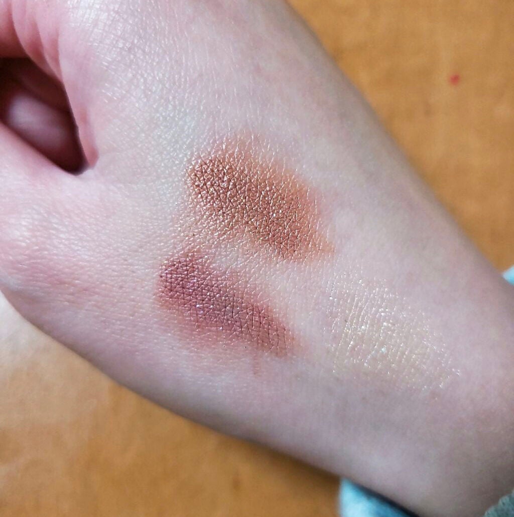 「濡れたようなツヤ感で立体まぶたに!おすすめリキッド・クリームアイシャドウ特集」の画像(#69142)