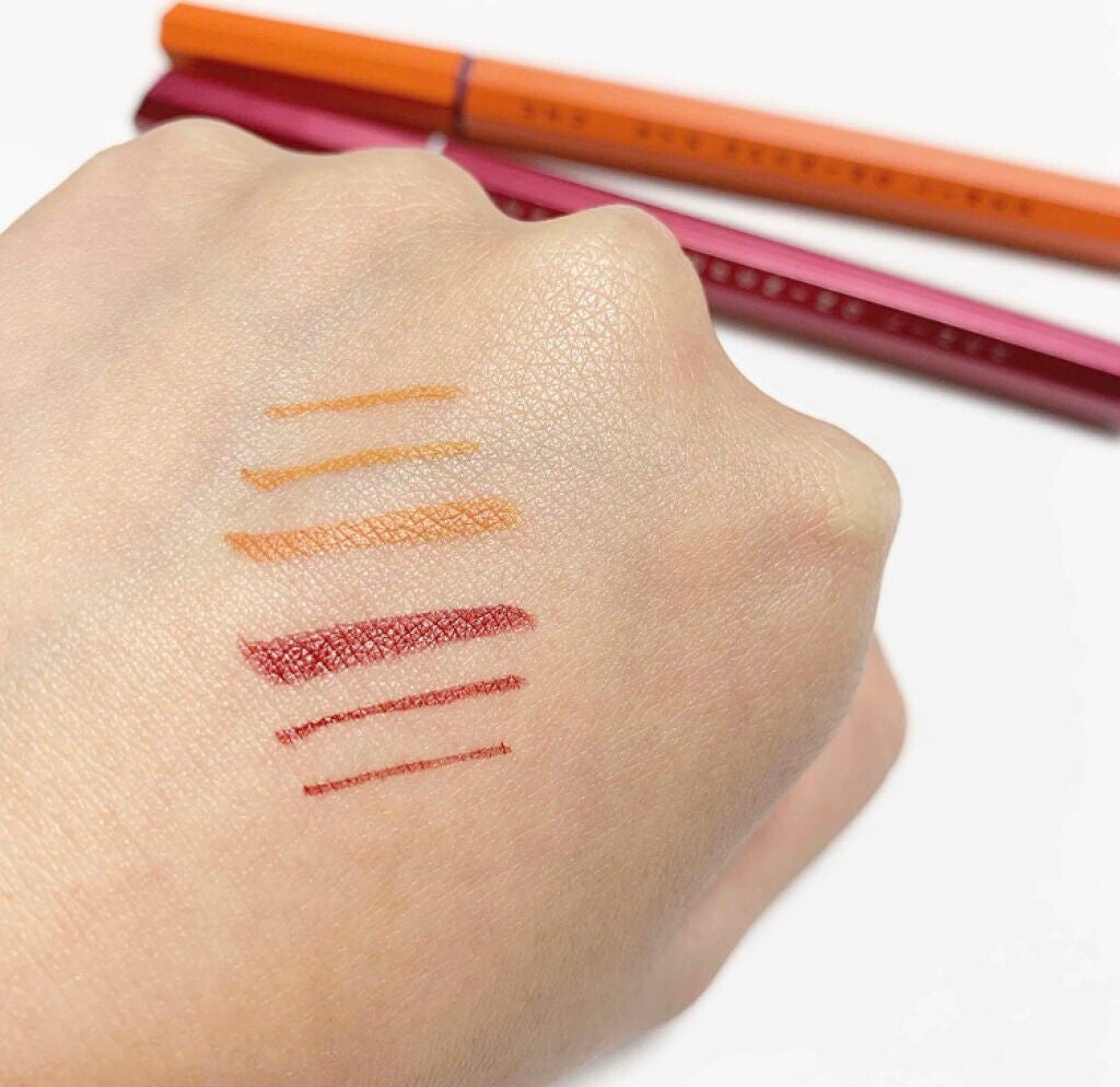 「目元をカラフルに彩って♡描き味抜群なカラーアイライナーでお洒落顔に!」の画像(#70034)