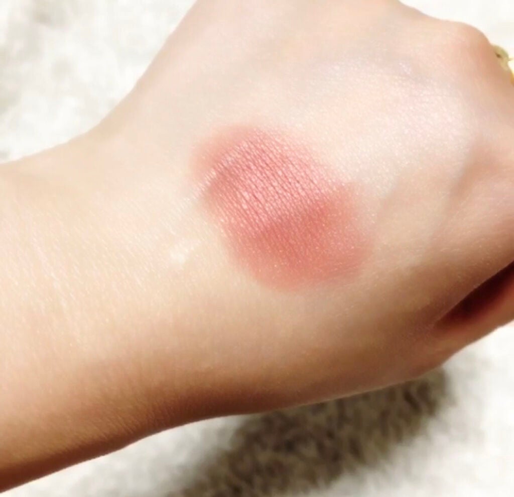 「内側から上気したような頰が簡単に♡リキッドチークで作る失敗知らずな可愛いほっぺ」の画像(#70636)