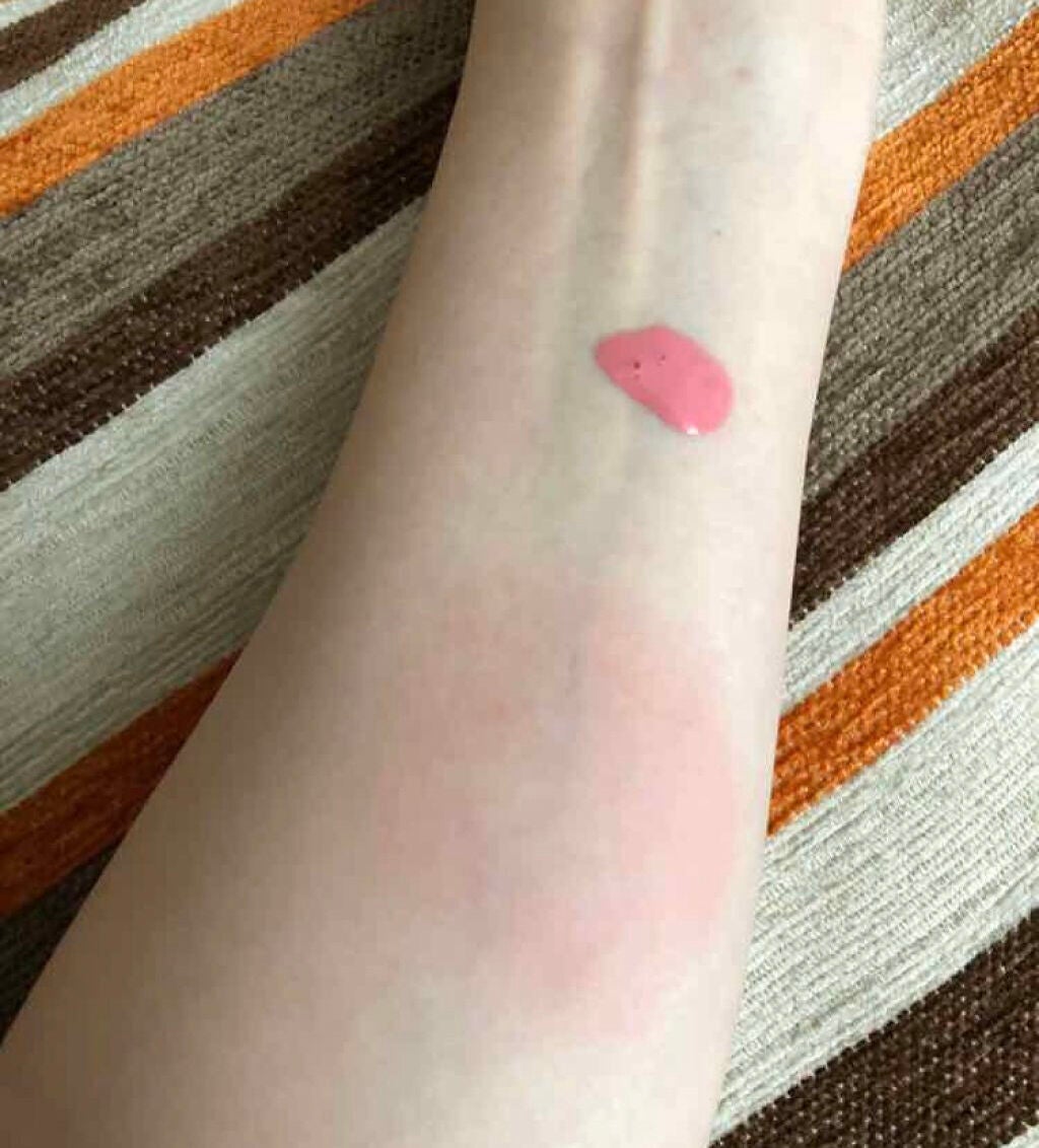 「内側から上気したような頰が簡単に♡リキッドチークで作る失敗知らずな可愛いほっぺ」の画像(#70646)