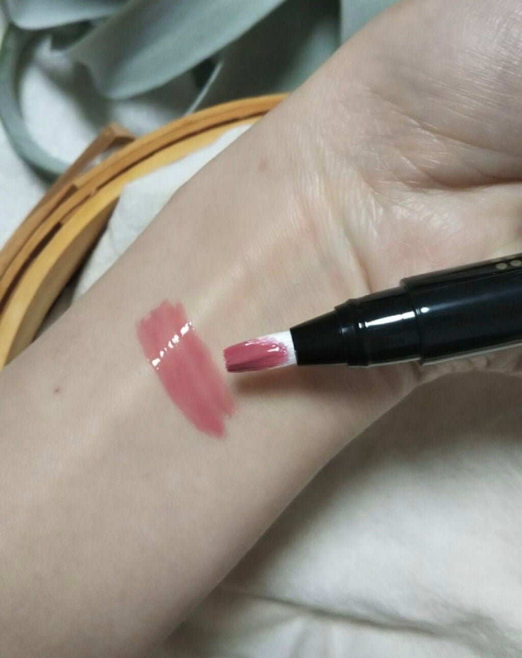 「便利すぎて手放せない。定番のパフ・ブラシ一体型コスメで時短メイク!」の画像(#99627)