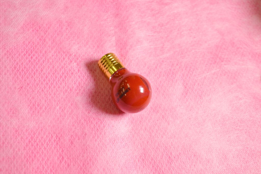 お祭りなどで人気の電球ソーダにそっくりのティントが発売されました!