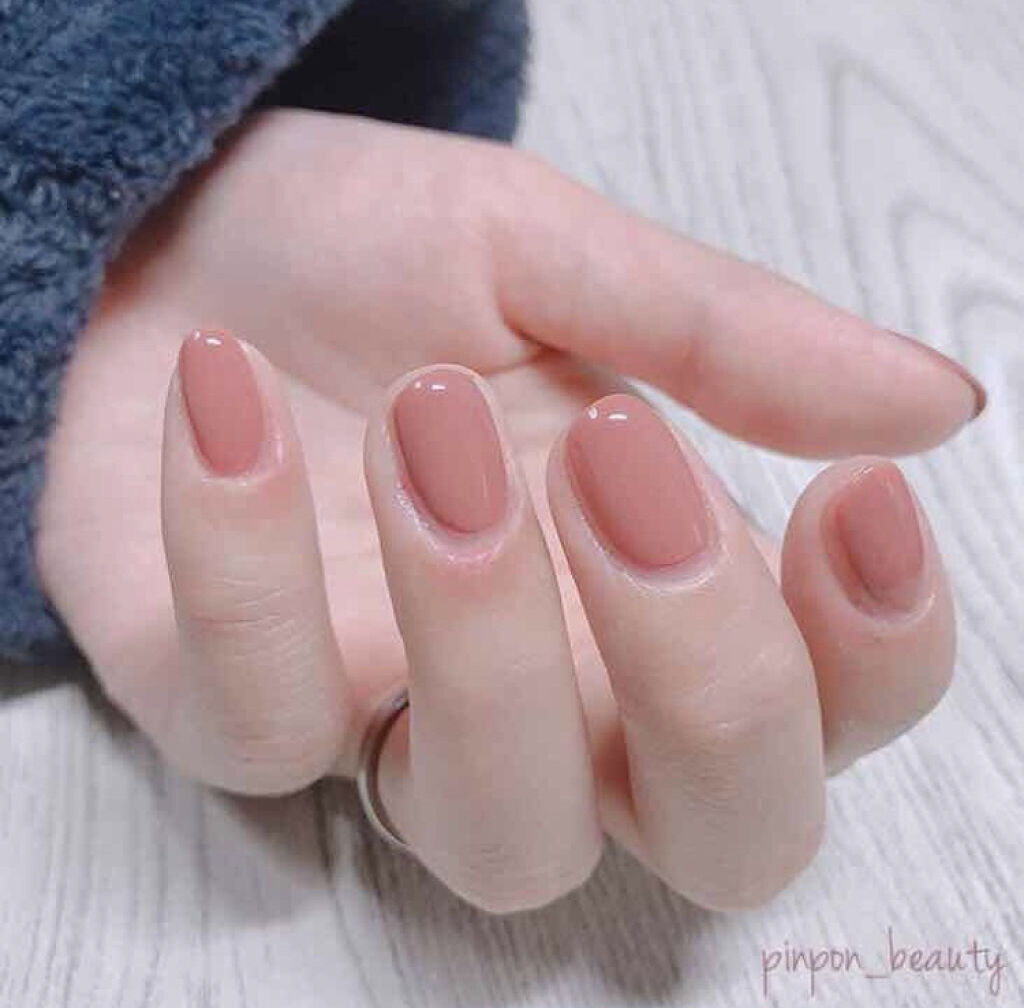 「単色塗りで使いたい♡人気ネイルポリッシュのお洒落なおすすめカラーをご紹介」の画像(#71412)