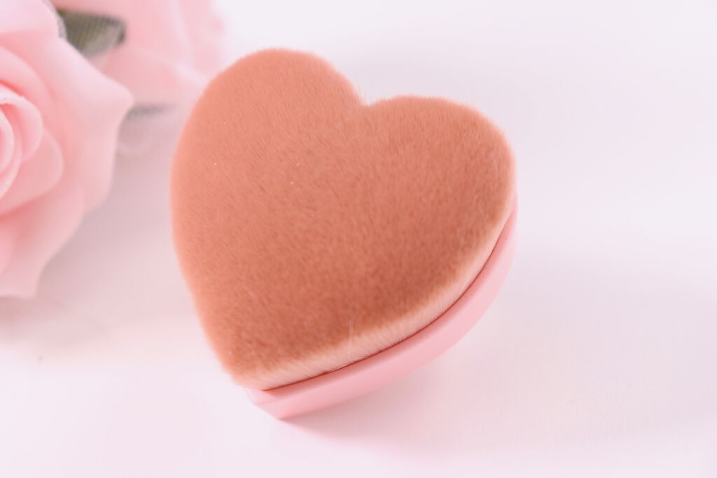 ViVi4月号付録♡whomee×ViViのハート型ブラシが超使える!の画像